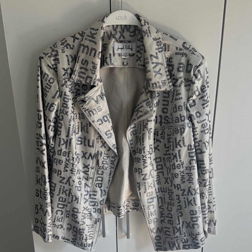 Joseph Ribkoff Text Print Blazer - Black and Cream